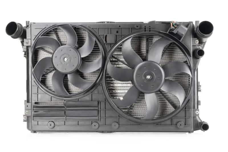 Kiedy włącza się wentylator chłodnicy? Kluczowe informacje o działaniu