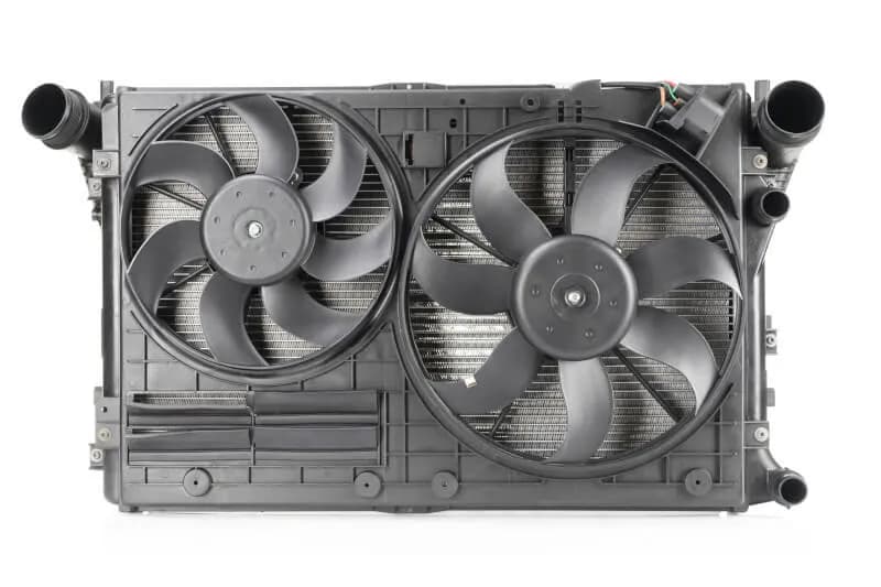 Kiedy włącza się wentylator chłodnicy? Kluczowe informacje o działaniu