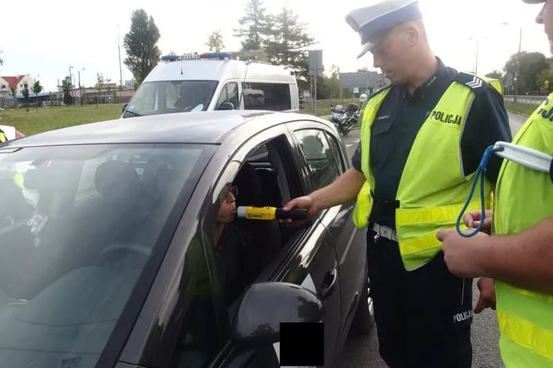 Czy badanie alkomatem na policji jest darmowe? Poznaj szczegóły!
