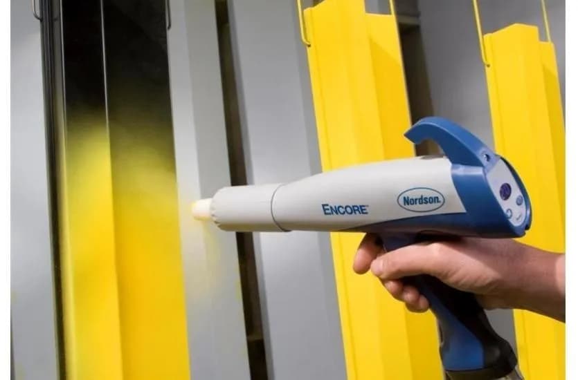 Jak ustawić pistolet do malowania proszkowego, aby uniknąć błędów