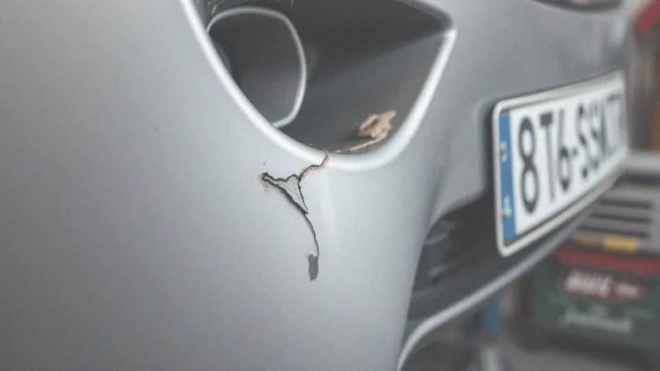 Ile kosztuje malowanie zderzaka? Sprawdź ceny i czynniki wpływające na koszty